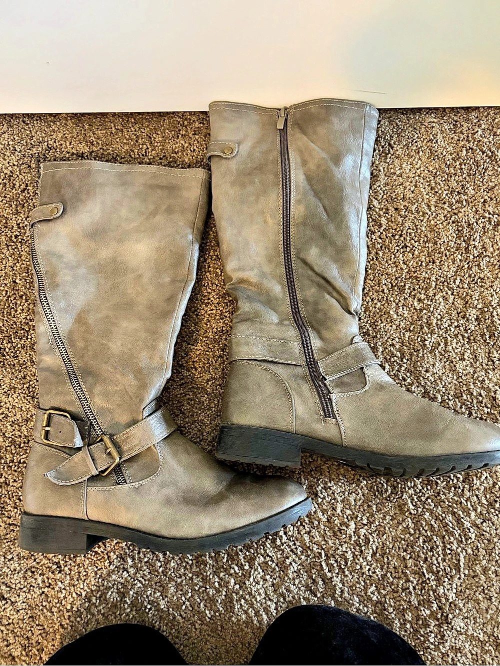 Daytrip Tall Buckle Boots in Gray US 9